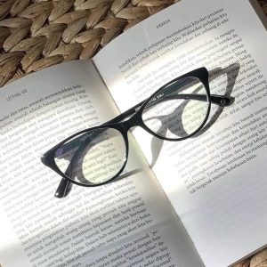 Tips Kacamata Baca Yang Bagus Dan Bergaya